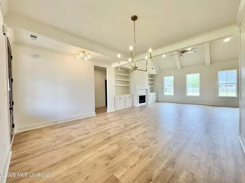 Living - 4220 Adriane Cv, Nesbit, MS 38651 photo 2 of 6