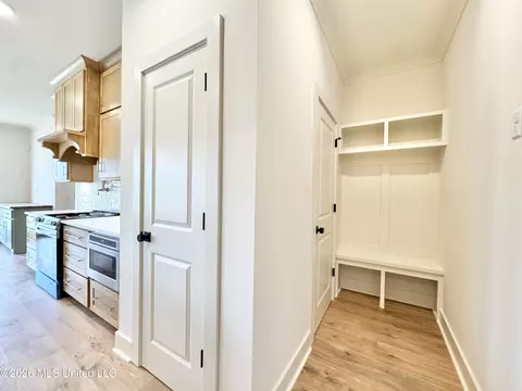 Entry Way - 4220 Adriane Cv, Nesbit, MS 38651 photo 1 of 2