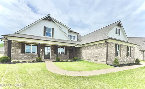 Exterior - 4220 Adriane Cv, Nesbit, MS 38651 photo 2 of 9