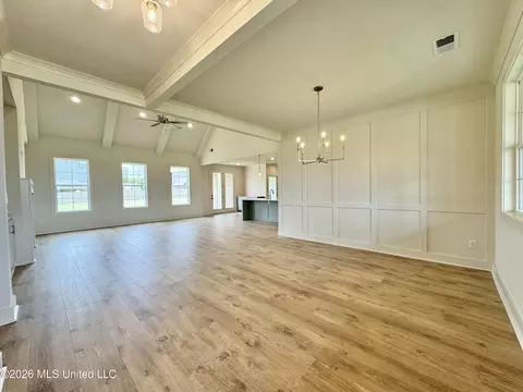 Living - 4220 Adriane Cv, Nesbit, MS 38651 photo 1 of 6