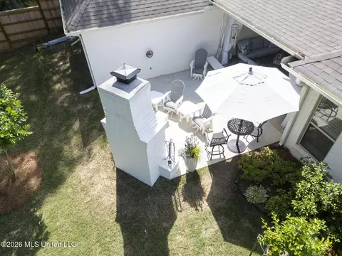 Exterior - 304 Fairway Cv, Brandon, MS 39047 photo 5 of 8