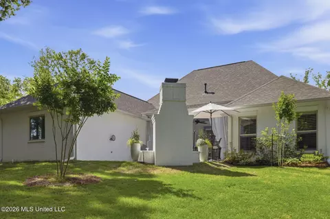 Exterior - 304 Fairway Cv, Brandon, MS 39047 photo 4 of 8