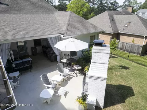 Exterior - 304 Fairway Cv, Brandon, MS 39047 photo 6 of 8