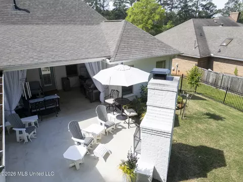 Exterior - 304 Fairway Cv, Brandon, MS 39047 photo 8 of 8