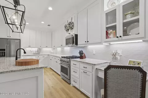 Kitchen - 304 Fairway Cv, Brandon, MS 39047 photo 1 of 3