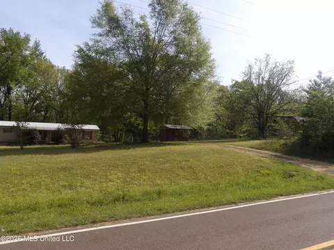 4269 Laws Hill Rd, Waterford, MS 38685