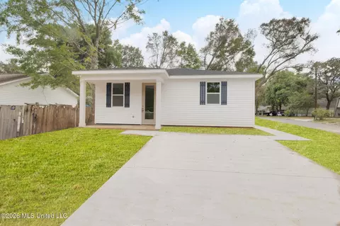 8713 Barnacle Blvd, Ocean Springs, MS 39564