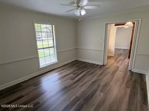 Living - 432 Arundel Dr, Brandon, MS 39047 photo 1 of 4