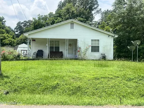 712 Cemetery Rd, Edwards, MS 39066
