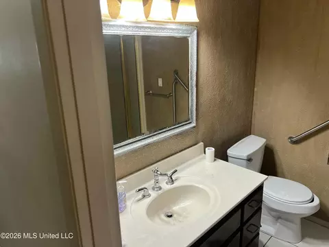 Bath - 103 Edmund Dr, Long Beach, MS 39560 photo 2 of 3