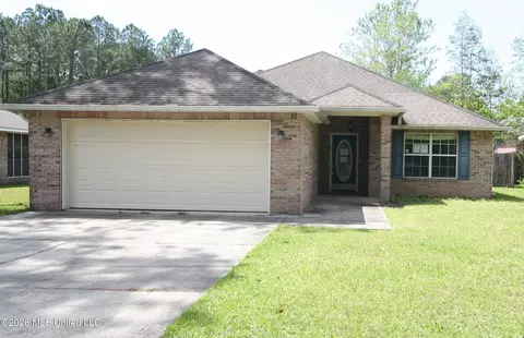 9960 Kahana St, Diamondhead, MS 39525