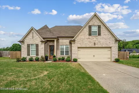 5790 Matthew Dr, Horn Lake, MS 38637