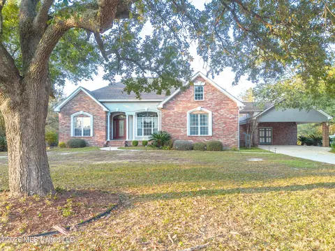 11827 River Estates Cir, Biloxi, MS 39532