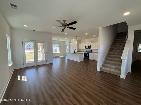Living - 6069 E River Birch Rd, Walls, MS 38680 photo 1 of 2