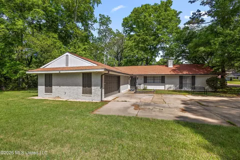 Exterior - 5144 Reddoch Dr, Jackson, MS 39211 photo 2 of 3