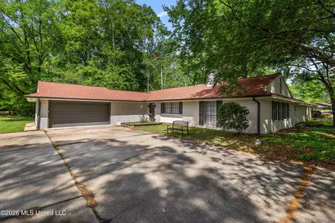5144 Reddoch Dr, Jackson, MS 39211