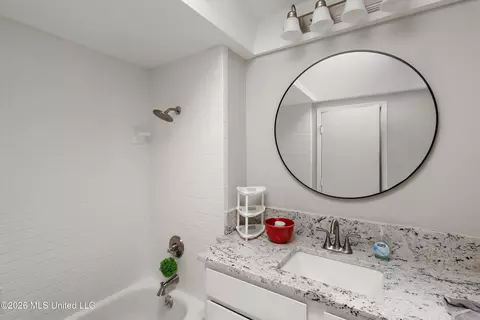 Bath - 5144 Reddoch Dr, Jackson, MS 39211 photo 1 of 2