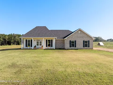 1825 Big Creek Dr, Bogue Chitto, MS 39629