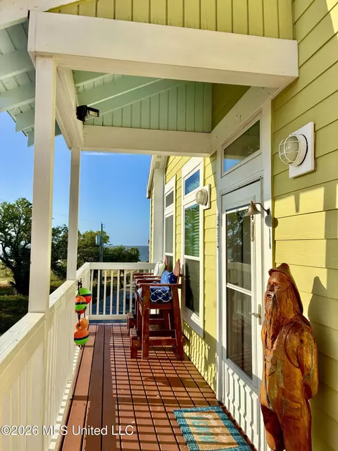 1515 E Beach Blvd #212, Pass Christian, MS 39571