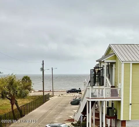 1515 E Beach Blvd #212, Pass Christian, MS 39571