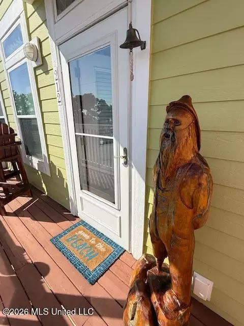 1515 E Beach Blvd #212, Pass Christian, MS 39571