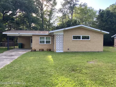 3511 Sherwood St, Pascagoula, MS 39581