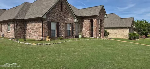 Exterior - 155 Amethyst Dr, Brandon, MS 39047 photo 5 of 7