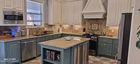 Kitchen - 155 Amethyst Dr, Brandon, MS 39047 photo 1 of 3