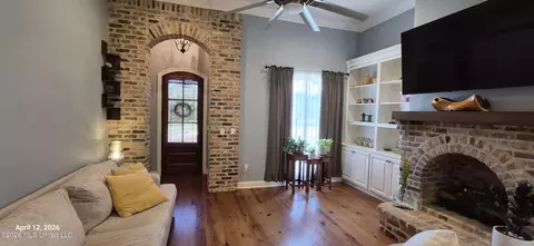 Entry Way - 155 Amethyst Dr, Brandon, MS 39047 photo 2 of 4