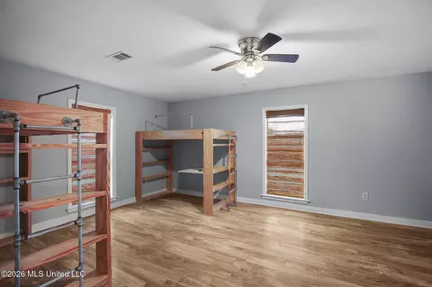 Bedroom - 101 Lakeview Rd, Brandon, MS 39047 photo 1 of 11