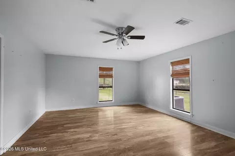 Living - 101 Lakeview Rd, Brandon, MS 39047 photo 10 of 11