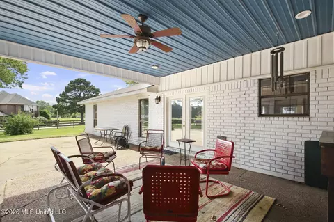 Exterior - 101 Lakeview Rd, Brandon, MS 39047 photo 13 of 43