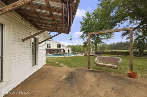 Exterior - 101 Lakeview Rd, Brandon, MS 39047 photo 17 of 43
