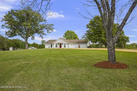 Exterior - 101 Lakeview Rd, Brandon, MS 39047 photo 6 of 43