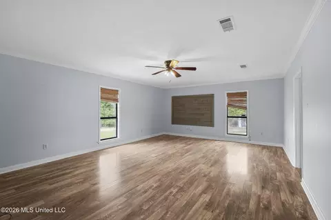 Living - 101 Lakeview Rd, Brandon, MS 39047 photo 7 of 11