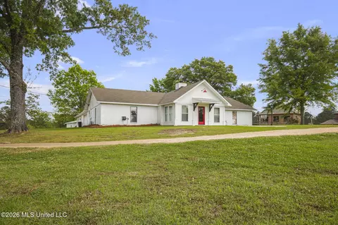 Exterior - 101 Lakeview Rd, Brandon, MS 39047 photo 5 of 43