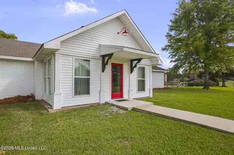 Exterior - 101 Lakeview Rd, Brandon, MS 39047 photo 10 of 43