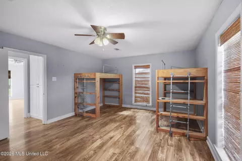 Bedroom - 101 Lakeview Rd, Brandon, MS 39047 photo 2 of 11