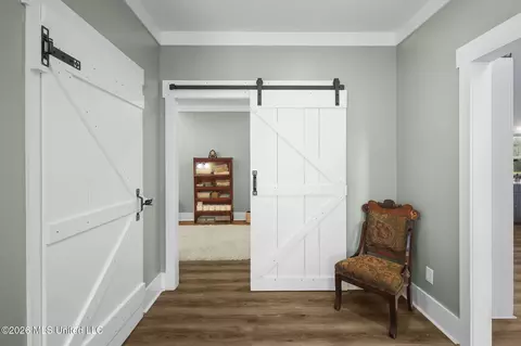 Entry Way - 101 Lakeview Rd, Brandon, MS 39047 photo 7 of 7