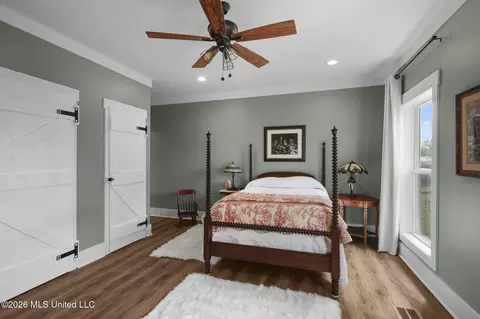 Bedroom - 101 Lakeview Rd, Brandon, MS 39047 photo 8 of 11