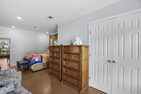 Bedroom - 101 Lakeview Rd, Brandon, MS 39047 photo 5 of 11