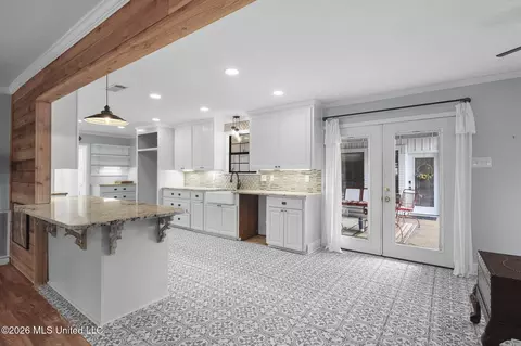 Kitchen - 101 Lakeview Rd, Brandon, MS 39047 photo 1 of 13
