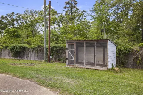 Exterior - 101 Lakeview Rd, Brandon, MS 39047 photo 16 of 43