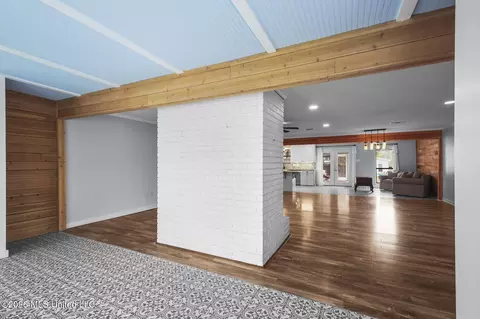 Entry Way - 101 Lakeview Rd, Brandon, MS 39047 photo 1 of 7