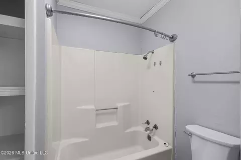 Bath - 101 Lakeview Rd, Brandon, MS 39047 photo 3 of 15