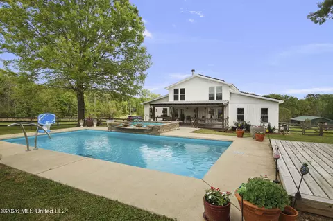 Exterior - 101 Lakeview Rd, Brandon, MS 39047 photo 22 of 43