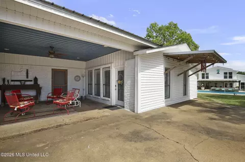 Exterior - 101 Lakeview Rd, Brandon, MS 39047 photo 15 of 43