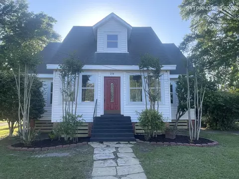218 Park St, Wiggins, MS 39577