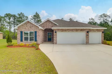 4937 Fern Dr, D'iberville, MS 39540
