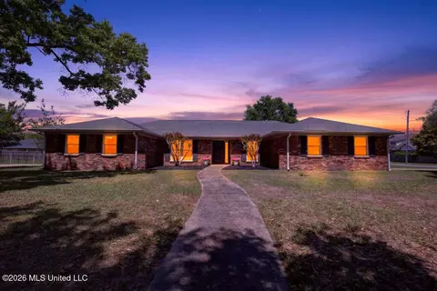 2188 George Walton Dr, Biloxi, MS 39531